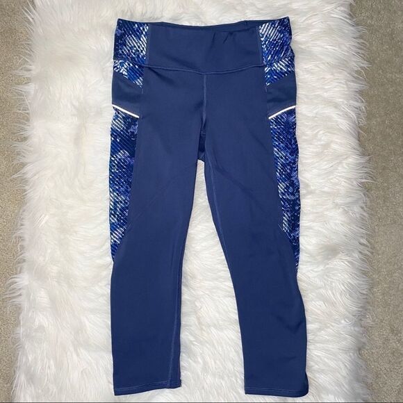 Athleta Revolve Stride Capri Crop Pant - Picture 4 of 12